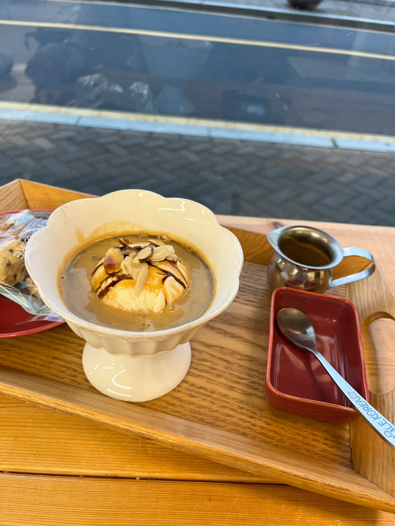 Gyeongbukgyeongjusinieokeulreopruwak (경북경주시니어클럽루왁) 1