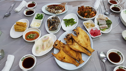 Wandossangdungihoetjip (완도쌍둥이횟집) 1