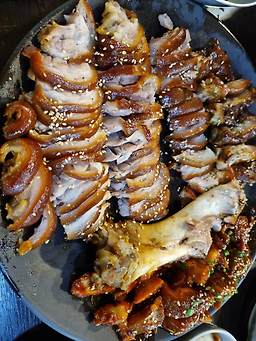 Hwangjewangjokbal (황제왕족발) 1