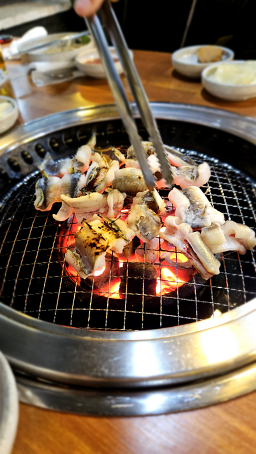 Donghaejangeogui (동해장어구이) 2