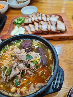 Jejueunhuinehaejangguk yesuluijeondangjeom (제주은희네해장국 예술의전당점) 2