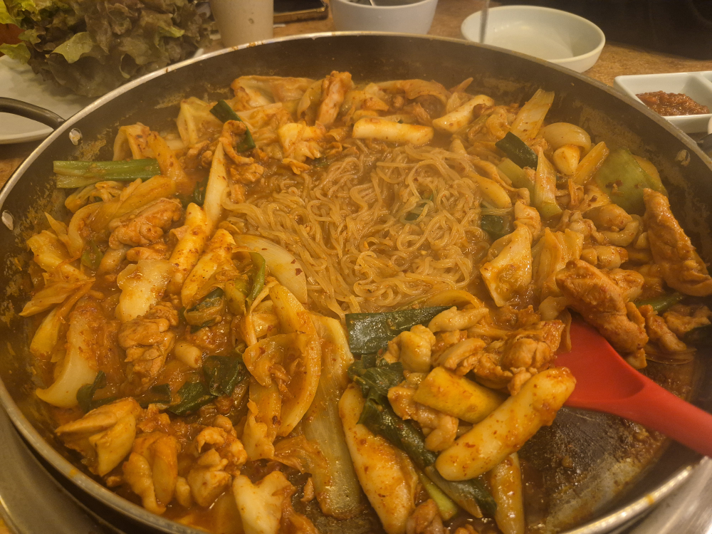 Chuncheongoldakgalbi (춘천골닭갈비) 2
