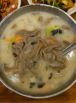 Wonjoongsimimemilkalguksu (원조옹심이메밀칼국수) 3
