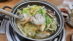 Milteohaemulkalguksu (밀터해물칼국수) 3