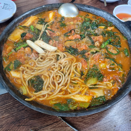 Taebaengnodakgalbi (태백로닭갈비) 2