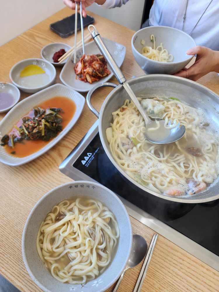 Urimkalguksujeonjujeom, gotukeopi (우림칼국수전주점, 고투커피) 3