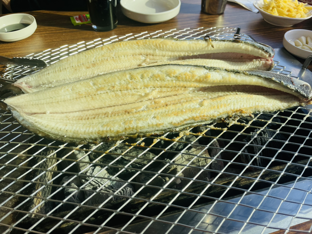 Dolsoepungcheonminmuljangeo (돌쇠풍천민물장어) 3