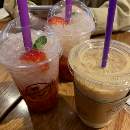 커피빈 홍대역점 사진 6