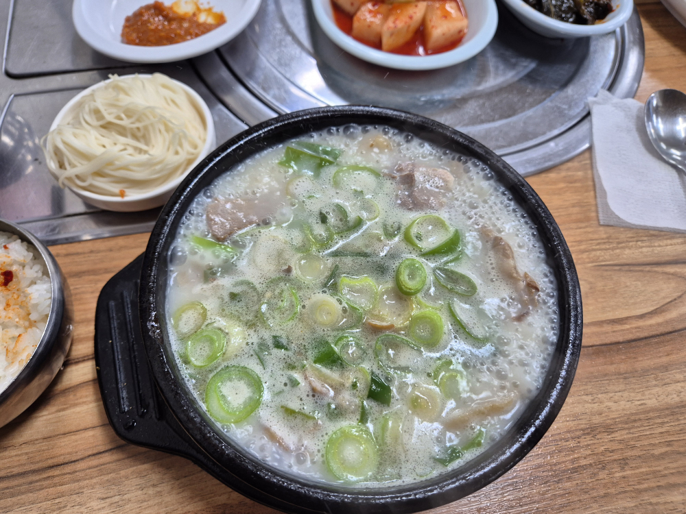Jangsudwaejigukbap 4