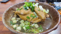 Jonggatjiphanbangsamgyetang (종갓집한방삼계탕) 1