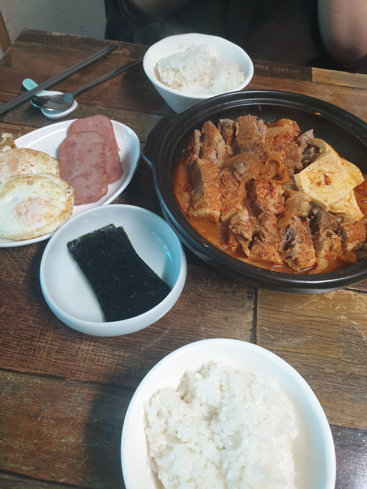 머무는집 2
