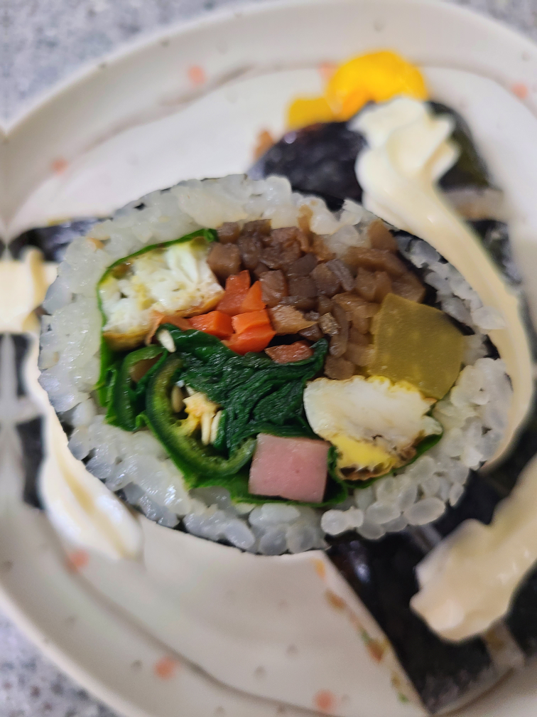 Jingimbap (진김밥) 2