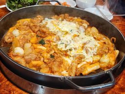 Chuncheononammaedakgalbi (춘천오남매닭갈비) 1