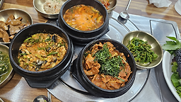 Wangureongssambap (왕우렁쌈밥) 2