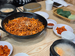 딸부자네불백 가로수길점 사진 3