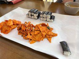 Imosonchungmugimbap (이모손충무김밥) 1