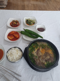 Joeunheukyeomsojeonmunjeom (조은흑염소전문점) 1