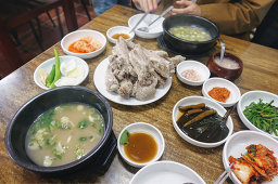 Masanjipdwaejigukbap (마산집돼지국밥) 3