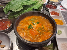 Matitneungogiesomssireuldeohada (맛있는고기에솜씨를더하다) 1