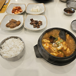 Sumswineun sundubu daegudaegokjeom (숨쉬는 순두부 대구대곡점) 1