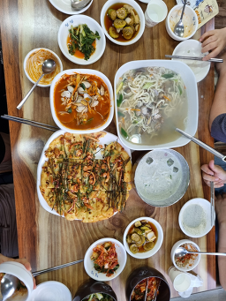 Cheongjeongkalguksu (청정칼국수) 2