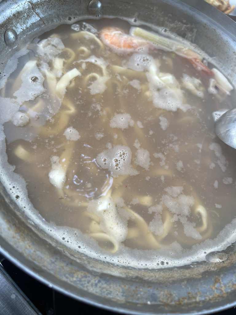 Bakseunggwanghaemulsonkalguksu (박승광해물손칼국수) 2