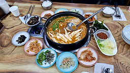 Duburanggamasotsondubu (두부랑가마솥손두부) 2