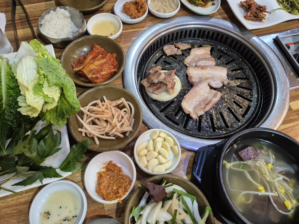 Sigolmaeulsikyuksikdang (시골마을식육식당) 2