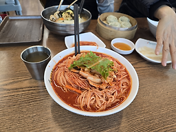 Manghyangbibimguksu (망향비빔국수) 1