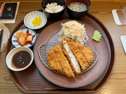 부엉이돈가스 학동역점 사진 5