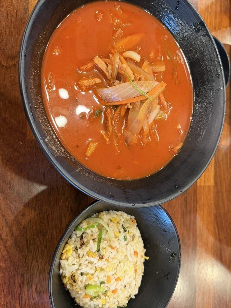 Choegojipgogijjamppong (최고집고기짬뽕) 1