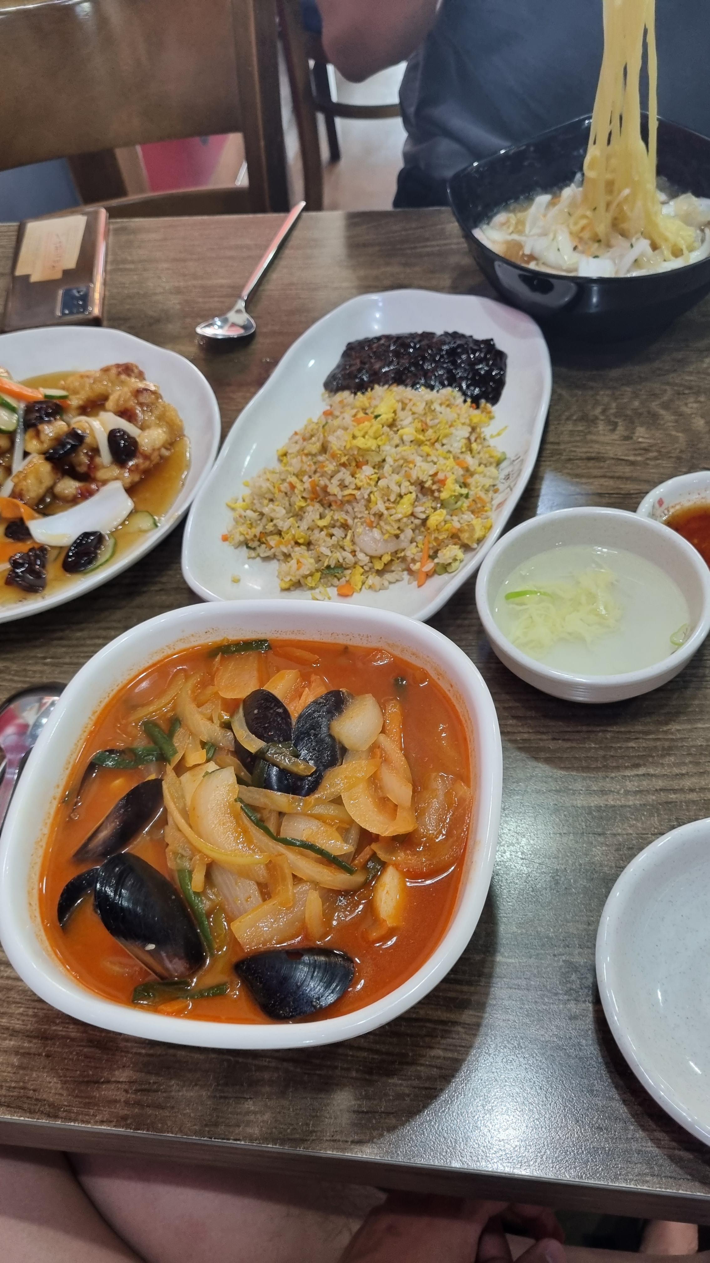 Chauchaujjamppong (차우차우짬뽕) 1
