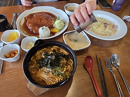 Donkkaseuhauseu (돈까스하우스) 3