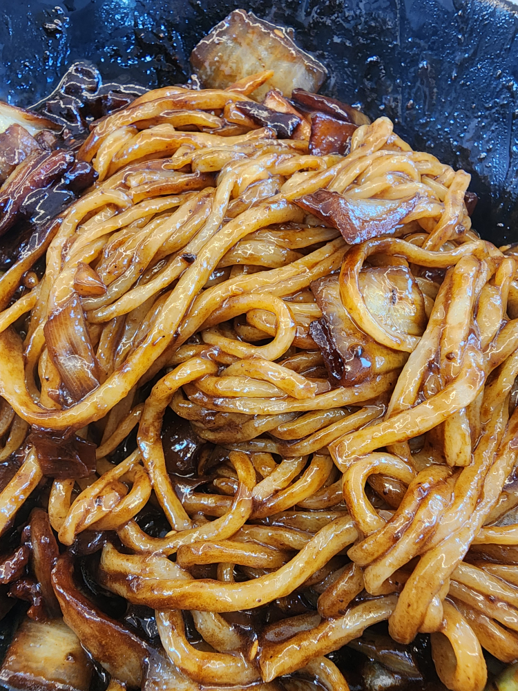 Urihyeongsonjjajang (우리형손짜장) 3