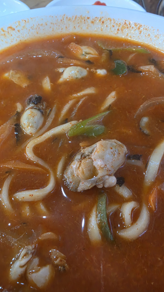Dodamsaenggulkalguksu (도담생굴칼국수) 3