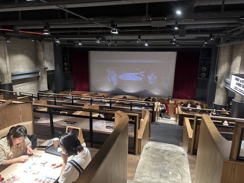 레드버튼 시네마강남점