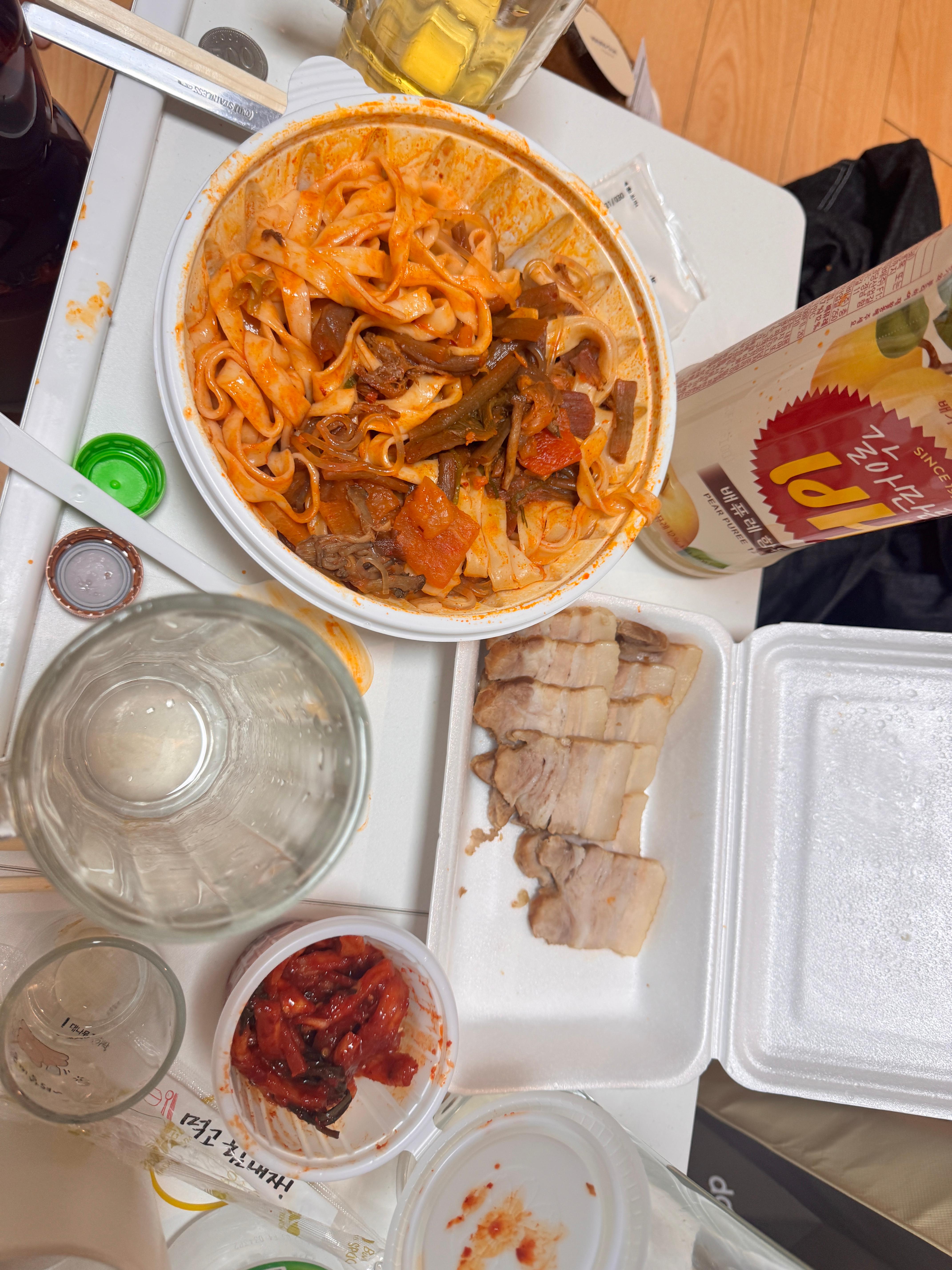 Jangchungwangjokbal (장충왕족발) 2