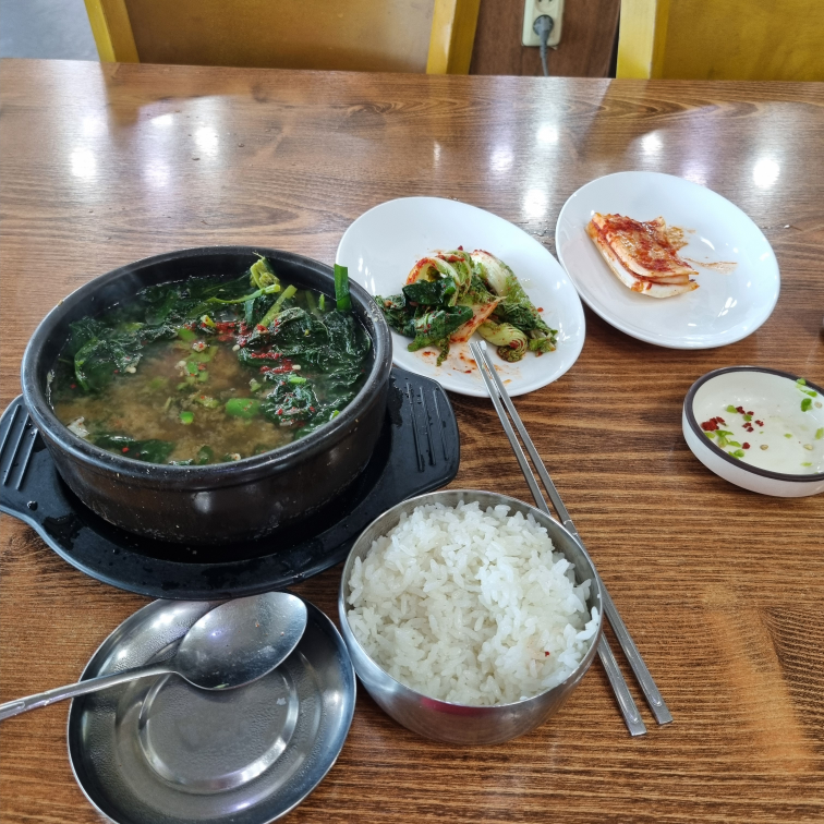 Pogokolgaengihaejangguk (포곡올갱이해장국) 3