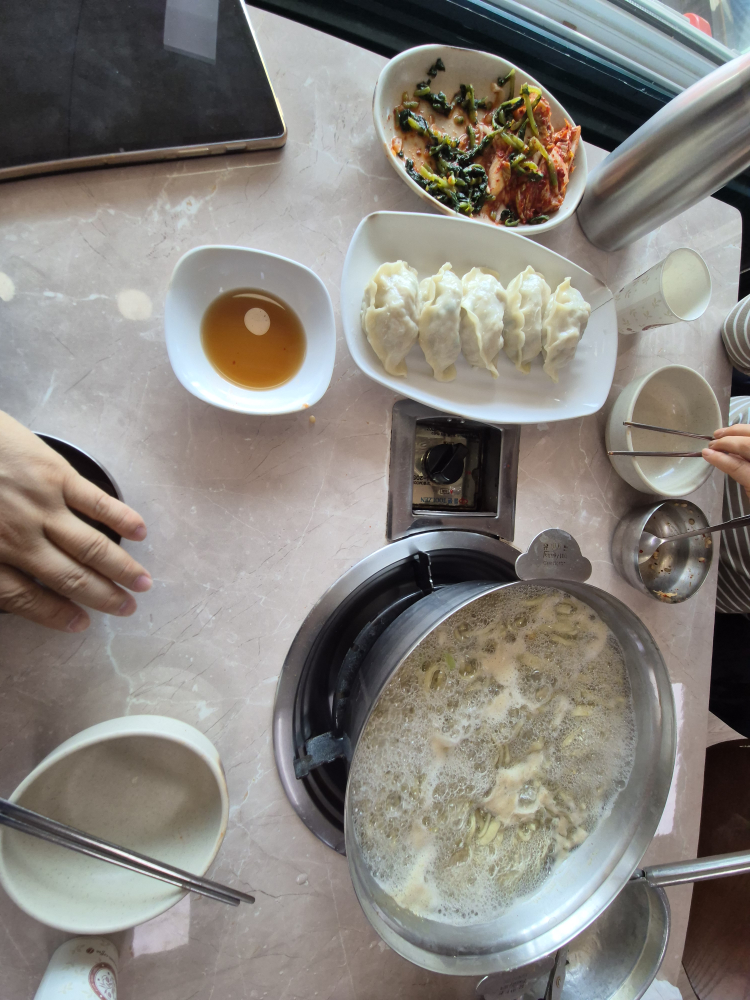 Hongdukkaekalguksu (홍두깨칼국수) 2