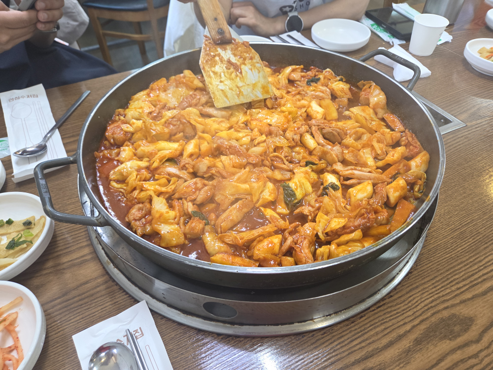 Jeontongsundubu (전통순두부) 1