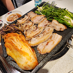 Gyeongasikdangnoryangjinjeom (경아식당노량진점) 2