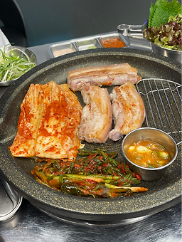 돈돼지유생삼겹살김치찌개 본점 사진 5