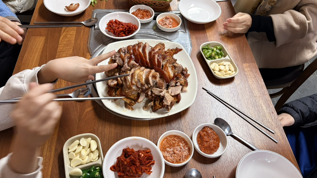 장충왕족발 3