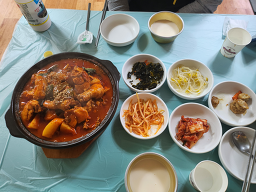 Junganghyugesil (중앙휴게실) 2