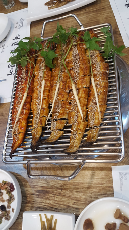 Baeknyeonjangeo (백년장어) 1