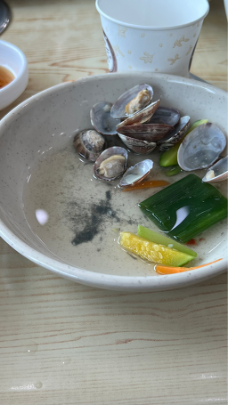 Gohyangsyabeusyabeukalguksu (고향샤브샤브칼국수) 1