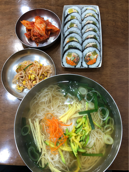 Watdagimbap (왔다김밥) 1