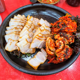 Hangaribossam (항아리보쌈) 1
