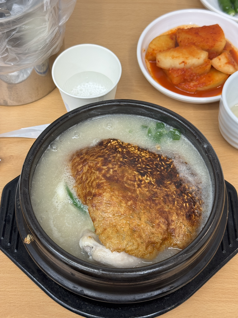 Iucheolhanbangnurungjisamgyetang sanginjeom (이우철한방누룽지삼계탕 상인점) 2