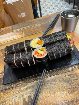 청담동마녀김밥 신사역점 사진 4